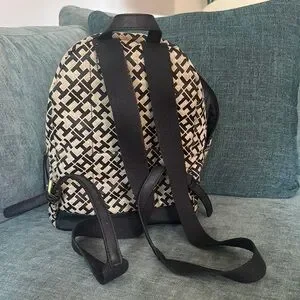 Tommy Hilfiger | Bags | Tommy Hilfiger Black And Tan  display picture 3